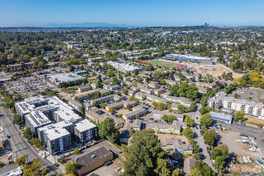 Aerial Photo - Lake Washington Apartments