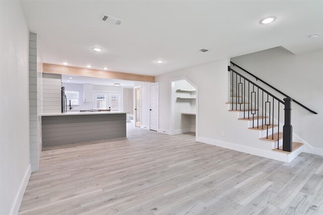 Building Photo - 9511 Fondren Rd