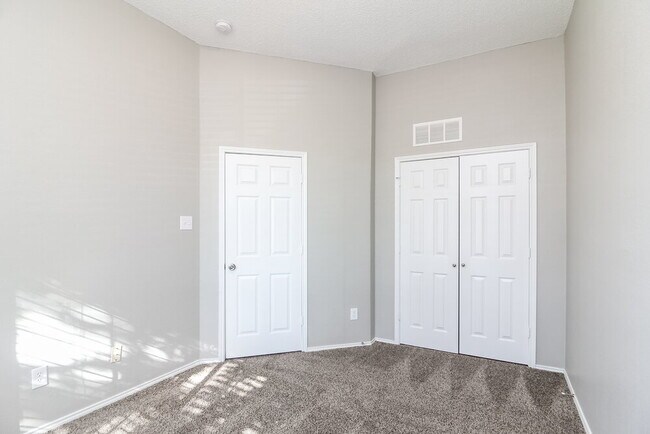 Building Photo - 2338 Liles Ln