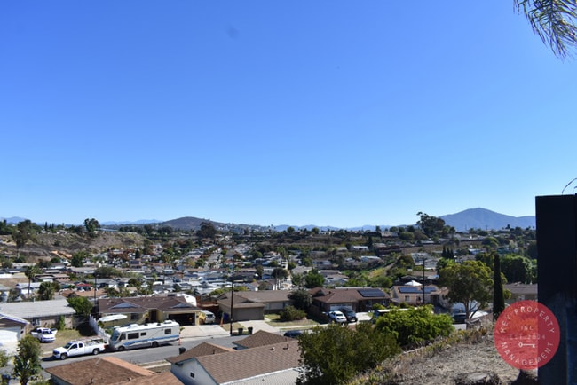 Building Photo - Modern 3 Bedroom 2 Bath Home, San Diego (9...