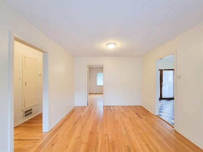 Building Photo - 2249 Branard St