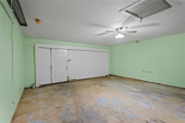 Building Photo - 1201 Shoreham Dr