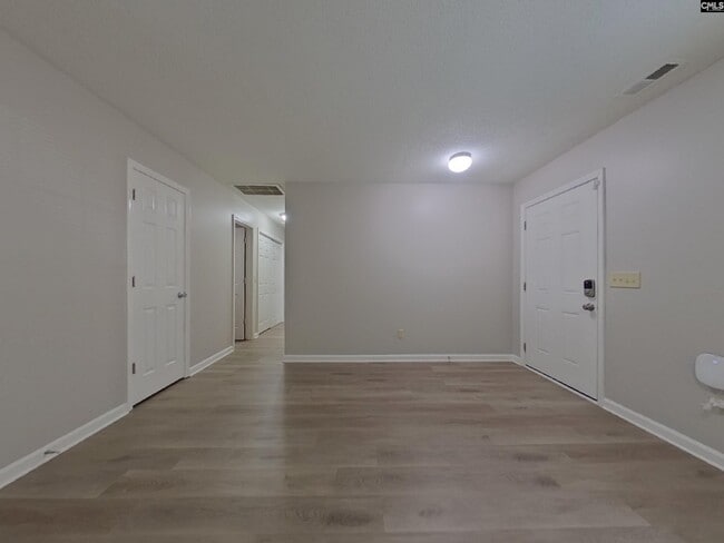 Building Photo - 124 Devonport Dr