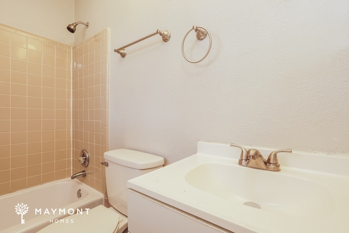 Building Photo - 3501 Custis Ct