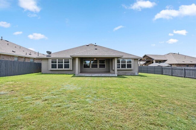 Building Photo - 140 W Highfield St