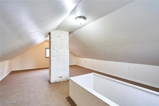 Building Photo - 8606 Vineyard Ave