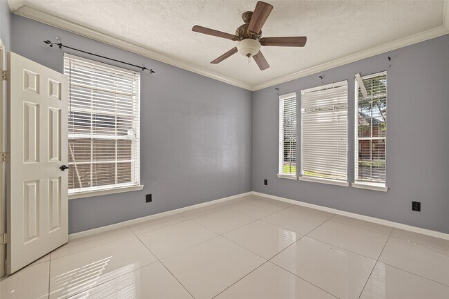 Building Photo - 4218 Meadowchase Ln