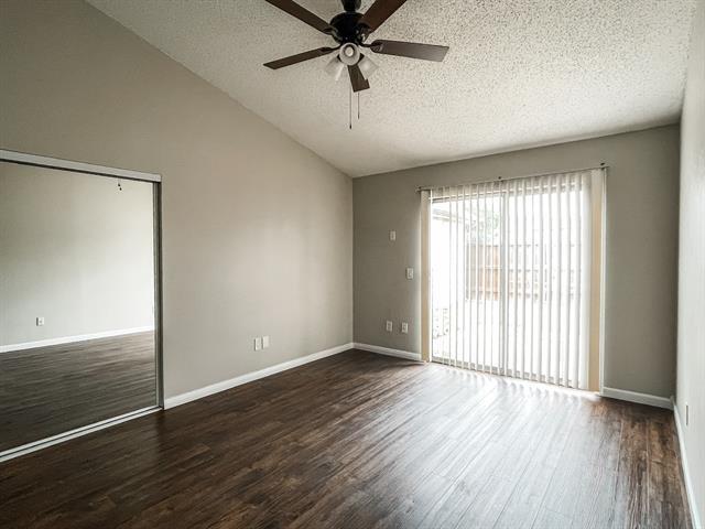 Building Photo - 2408 Country Hollow Ln