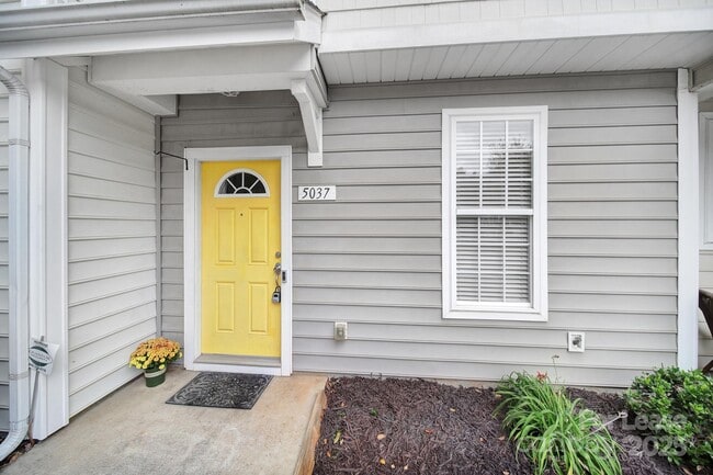 Building Photo - 5037 Sunset Ridge Ct