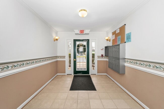 Building Photo - 500 Bradley Ct