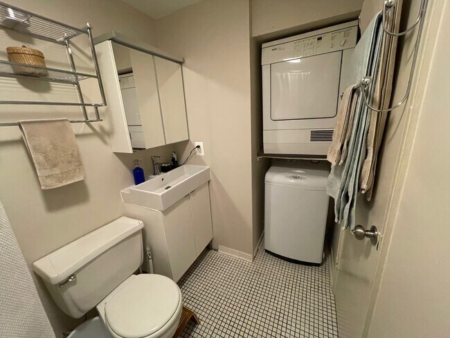 Building Photo - 1755 Willard St NW