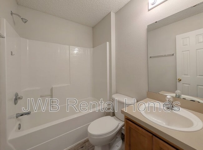 Building Photo - 8475 McGirts Village Ln