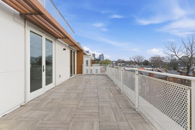 Building Photo - 775 Juniper St NE