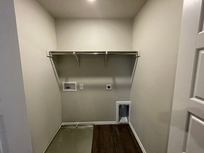 Building Photo - PRELEASING NOW!! Three Bedroom | Two Bathroom Home in Scott's Hollow