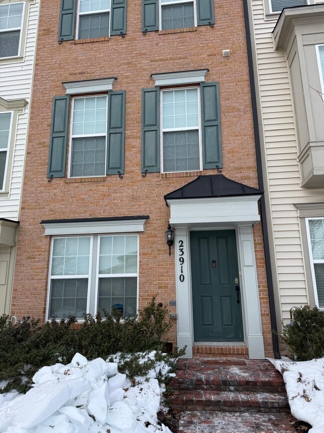 Building Photo - 23910 Catawba Hill Dr