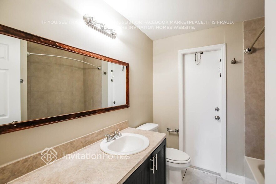 Building Photo - 291 NW 42nd Ave