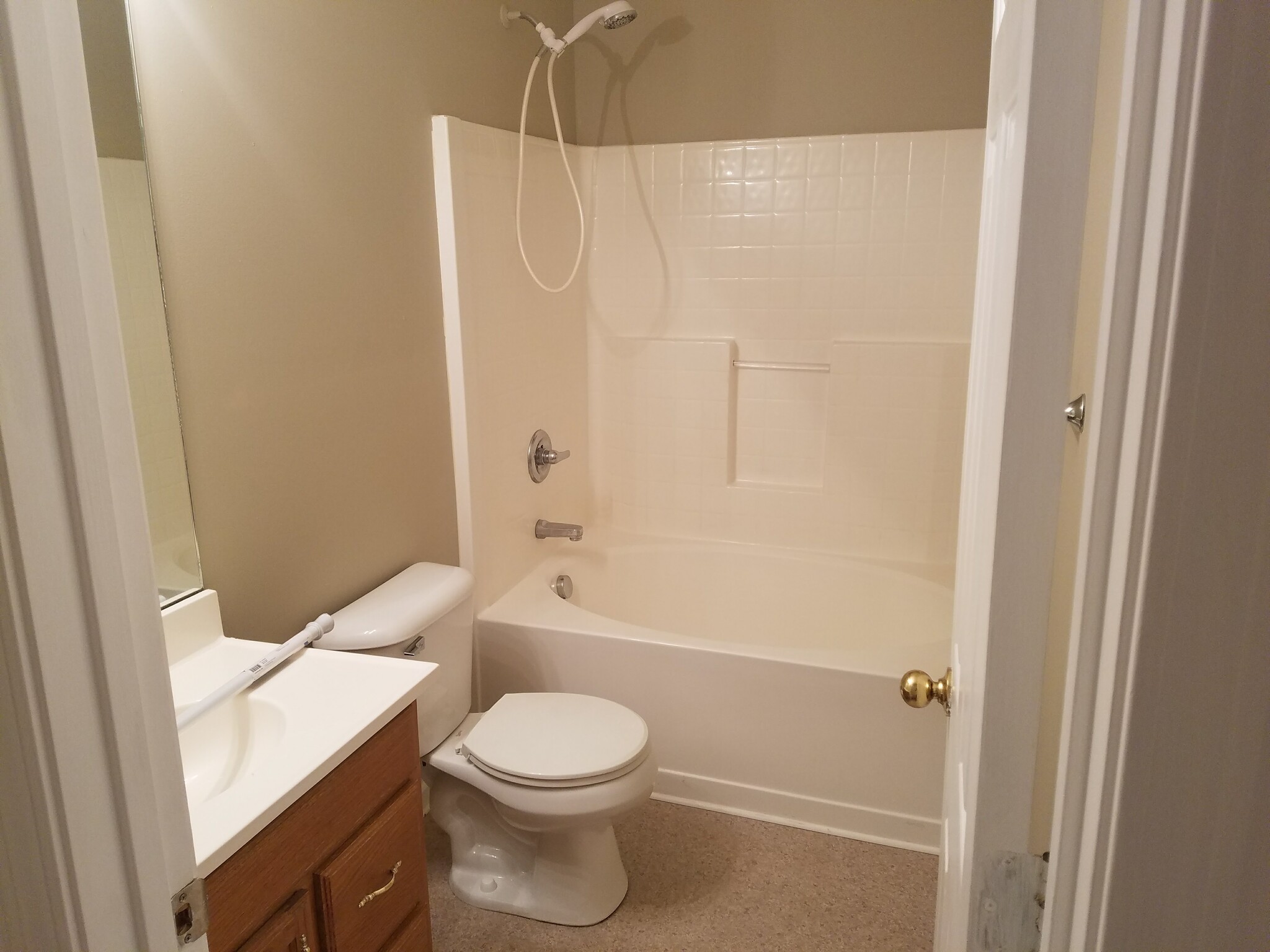 Building Photo - 401 Cricket Ln