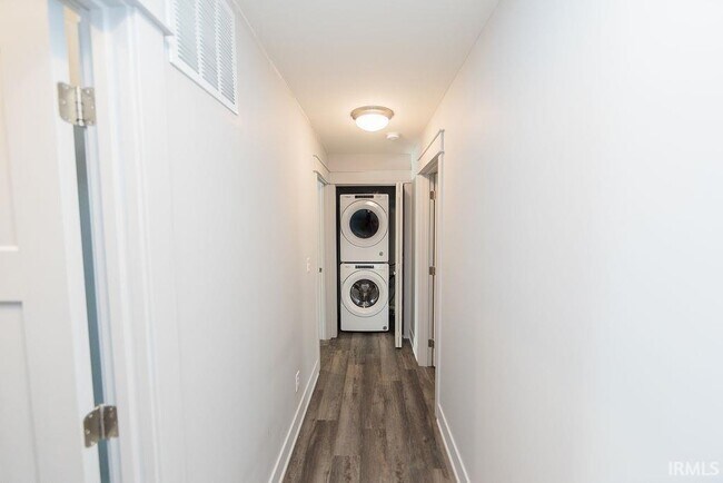 Building Photo - 1222 W Rangeview Cir