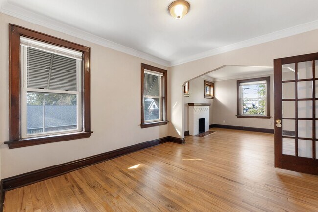 Building Photo - 5352 Itaska St