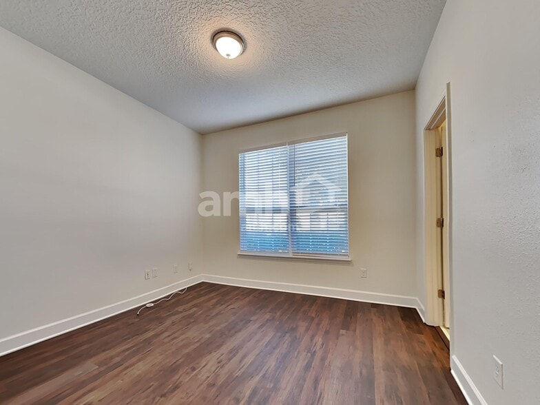 Building Photo - 321 Gianna Way