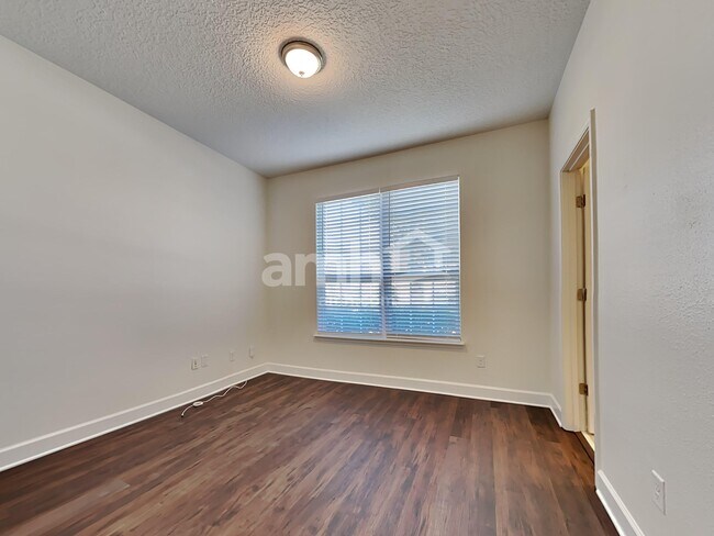 Building Photo - 321 Gianna Way