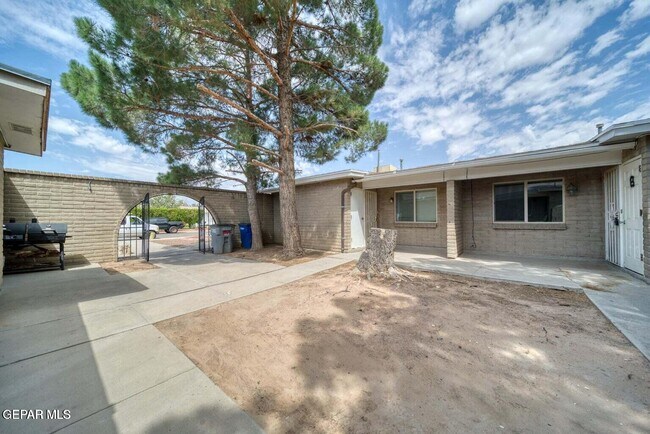 Building Photo - 11248 Wharf Cove Dr