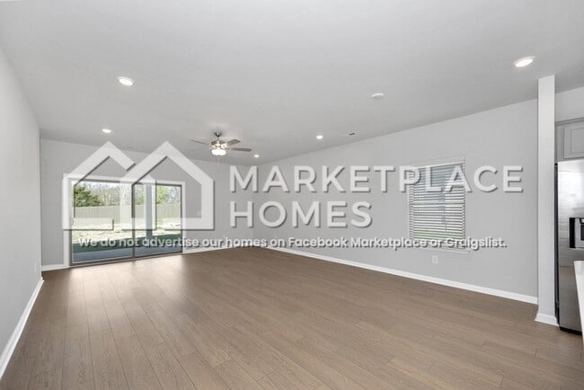 Building Photo - 14773 Mountain Strm Dr