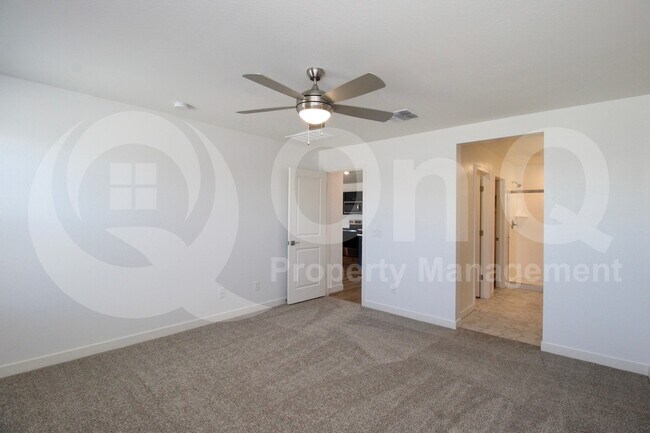 Building Photo - 2540 W La Salle St