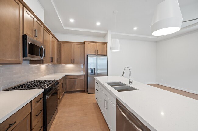 Building Photo - 24402 Colonial Willow Dr