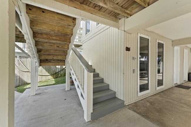 Building Photo - 16603 Jamaica Cove Rd