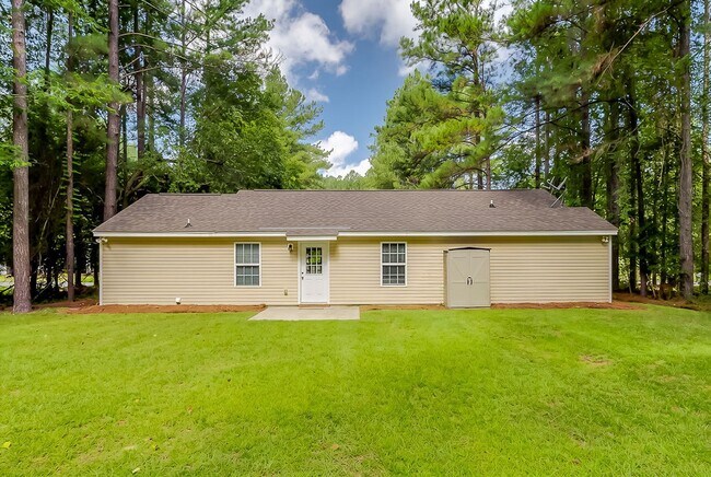 Building Photo - 3 Bedroom Springfield Home with Garage and Large Backyard
