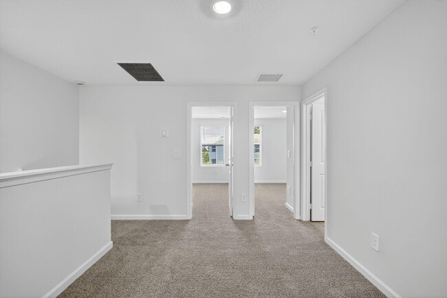 Building Photo - 483 Salisbury Cir