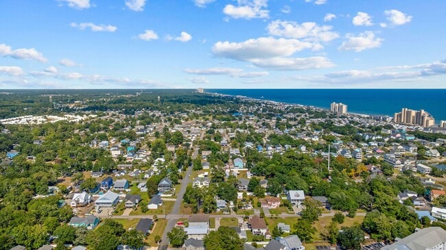 Building Photo - SNOWBIRD RENTAL- 4 blocks 2 Sea & Fire Pit