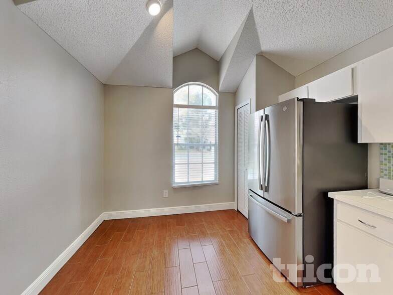 Building Photo - 28534 Tall Grass Dr