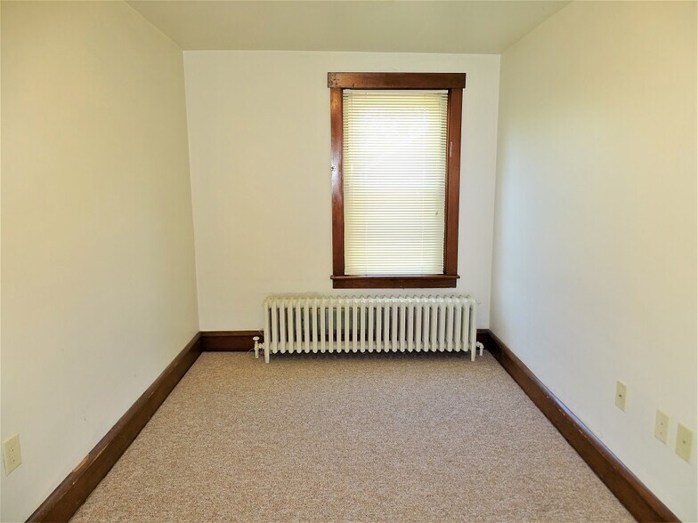 Building Photo - 43 E Pine St