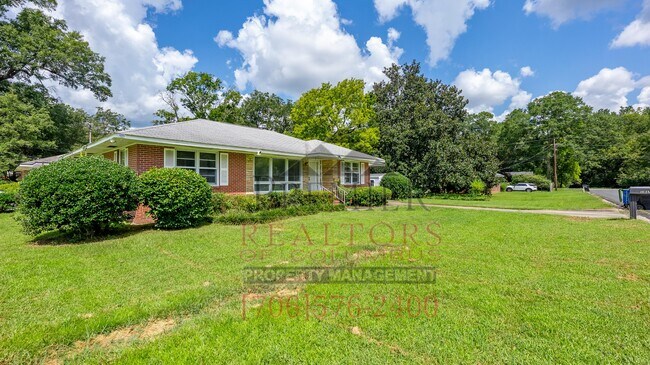 Building Photo - 1819 Rosemary Ln