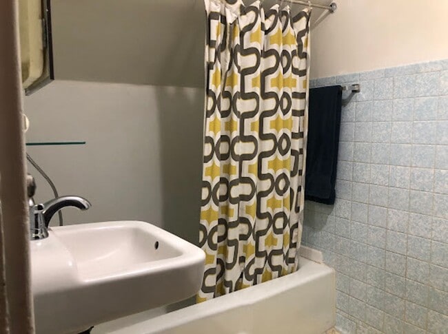 Building Photo - Single-Family Home in Greenbush Neighborhood!