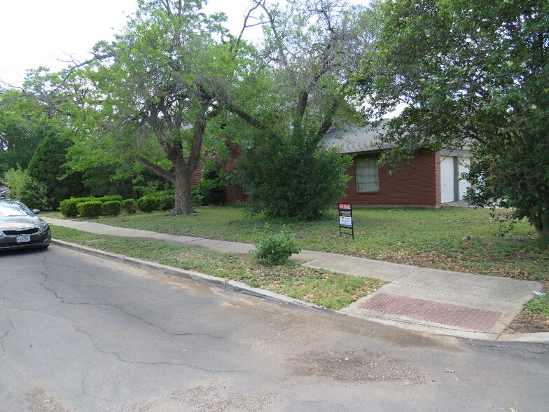 Building Photo - 9715 Nona Kay Dr