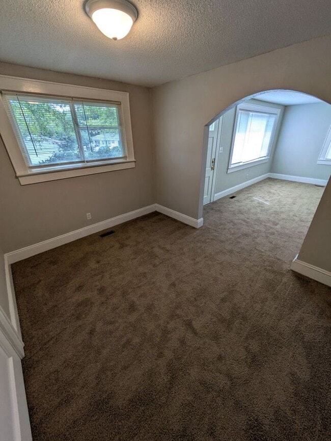 Building Photo - 2BD/2BA House in Hickory