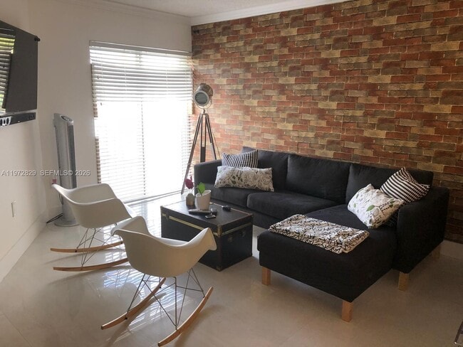 Building Photo - 665 NW 85th Pl