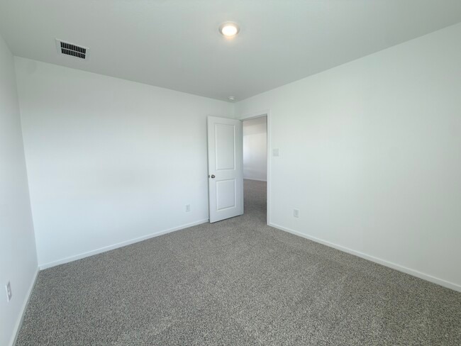 Building Photo - 9122 Serene Hvn Dr