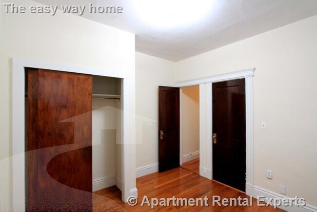 Building Photo - 27 Park Dr