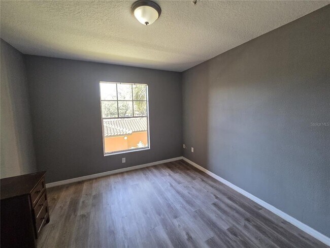 Building Photo - 5572 Metrowest Blvd