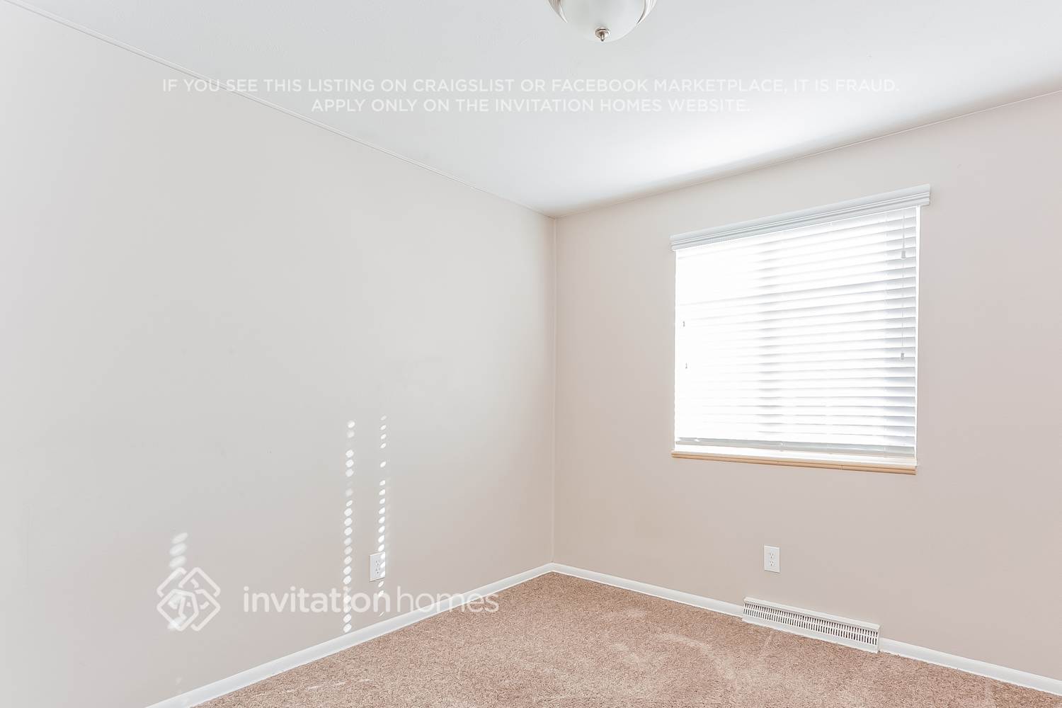 Building Photo - 12043 E Arizona Dr