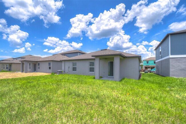 Building Photo - 8879 Little Bluestem Dr