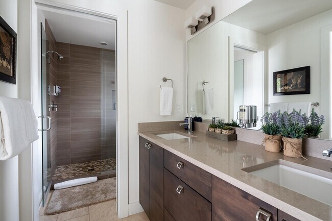 Building Photo - 6 Silver Peaks Dr