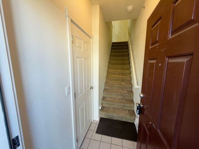 Building Photo - Pet-Friendly Townhome with Lake Views at Progress Ridge