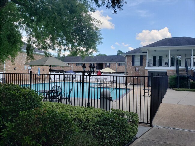 Building Photo - 14333 Memorial Dr