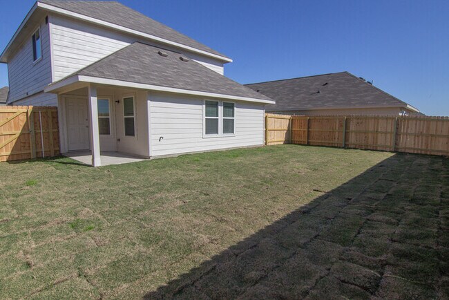 Building Photo - Leonard Crossing - 1006 Rice Drive, Bryan,...
