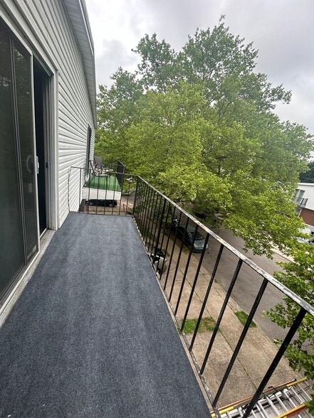 Building Photo - 477 Parlin St